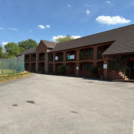 Tollgate Hotel & Leisure Stoke-on-Trent ภายนอก รูปภาพ