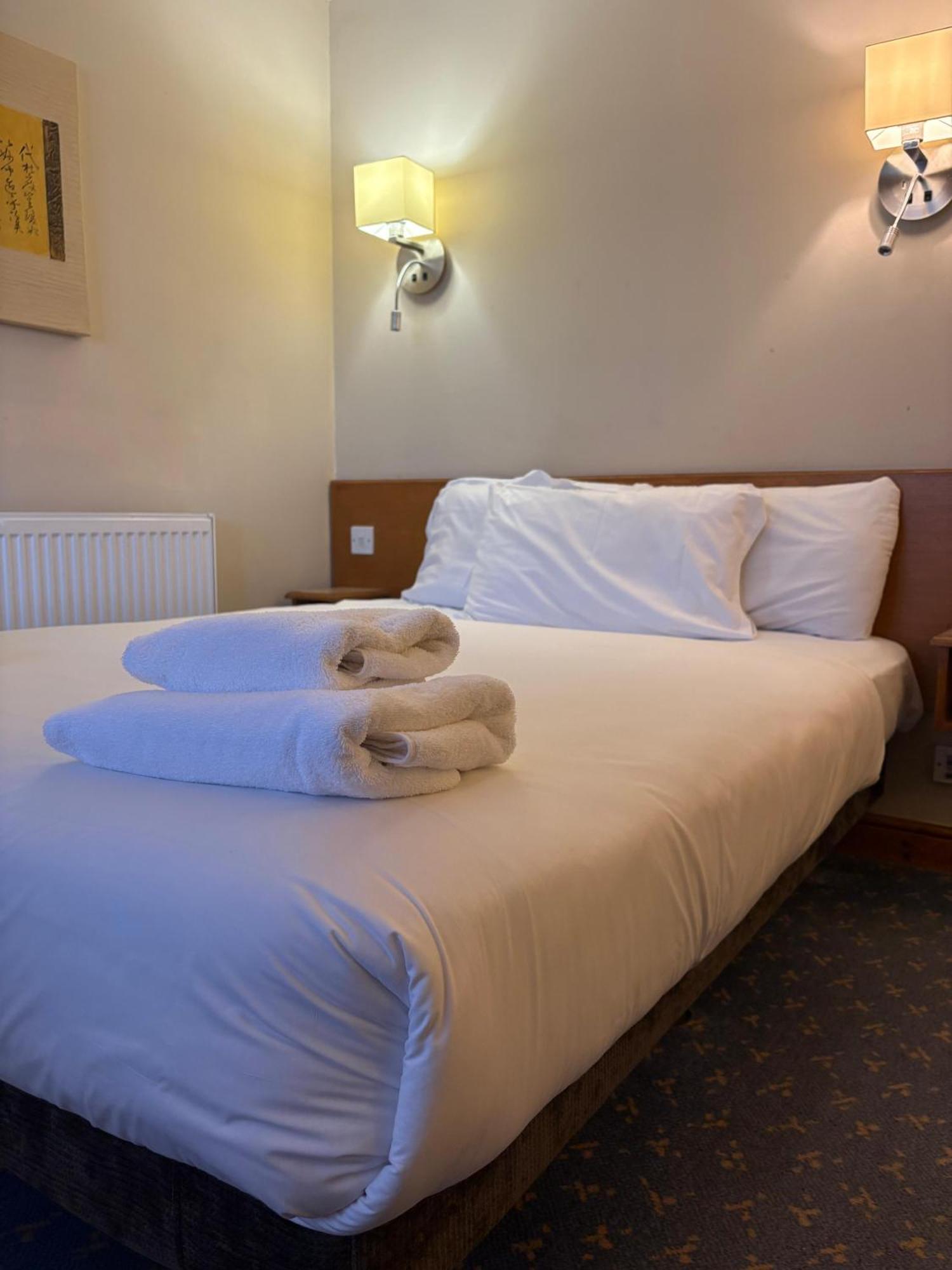 Tollgate Hotel & Leisure Stoke-on-Trent ภายนอก รูปภาพ