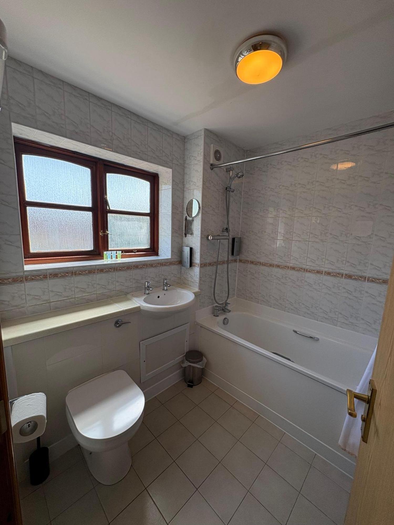 Tollgate Hotel & Leisure Stoke-on-Trent ภายนอก รูปภาพ