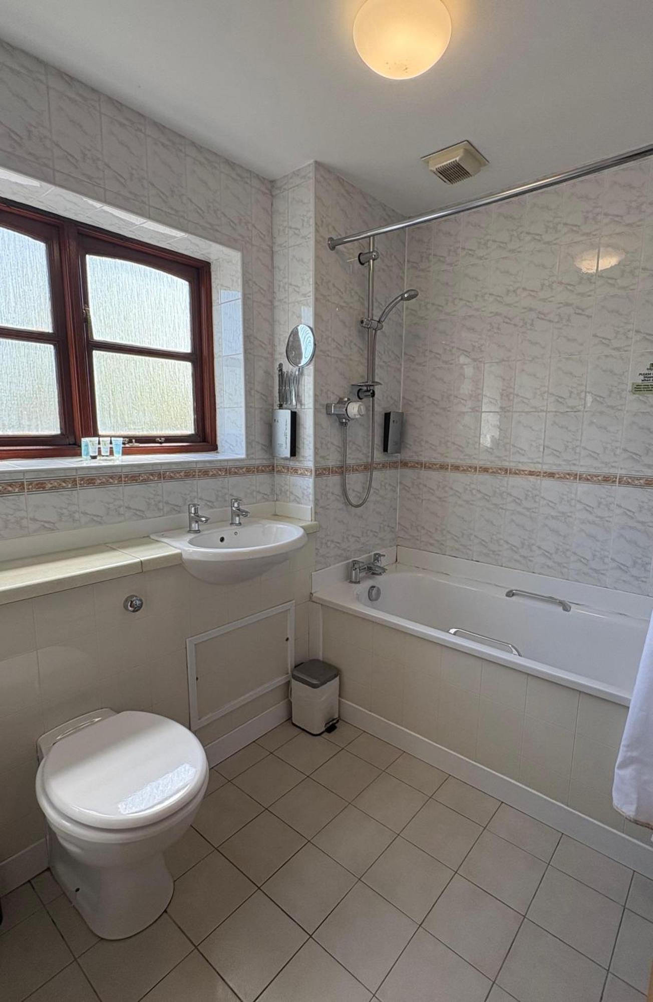 Tollgate Hotel & Leisure Stoke-on-Trent ภายนอก รูปภาพ