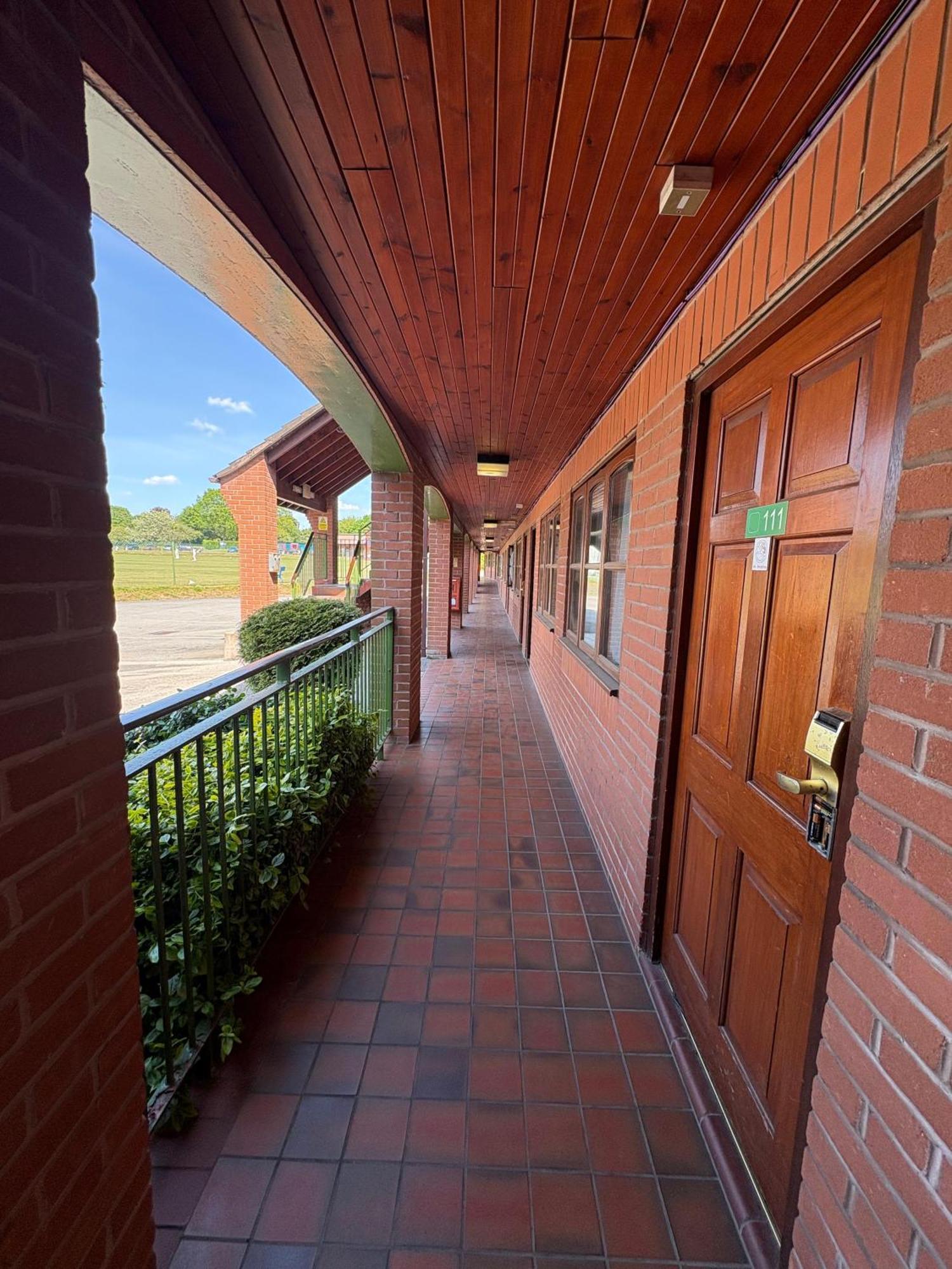 Tollgate Hotel & Leisure Stoke-on-Trent ภายนอก รูปภาพ