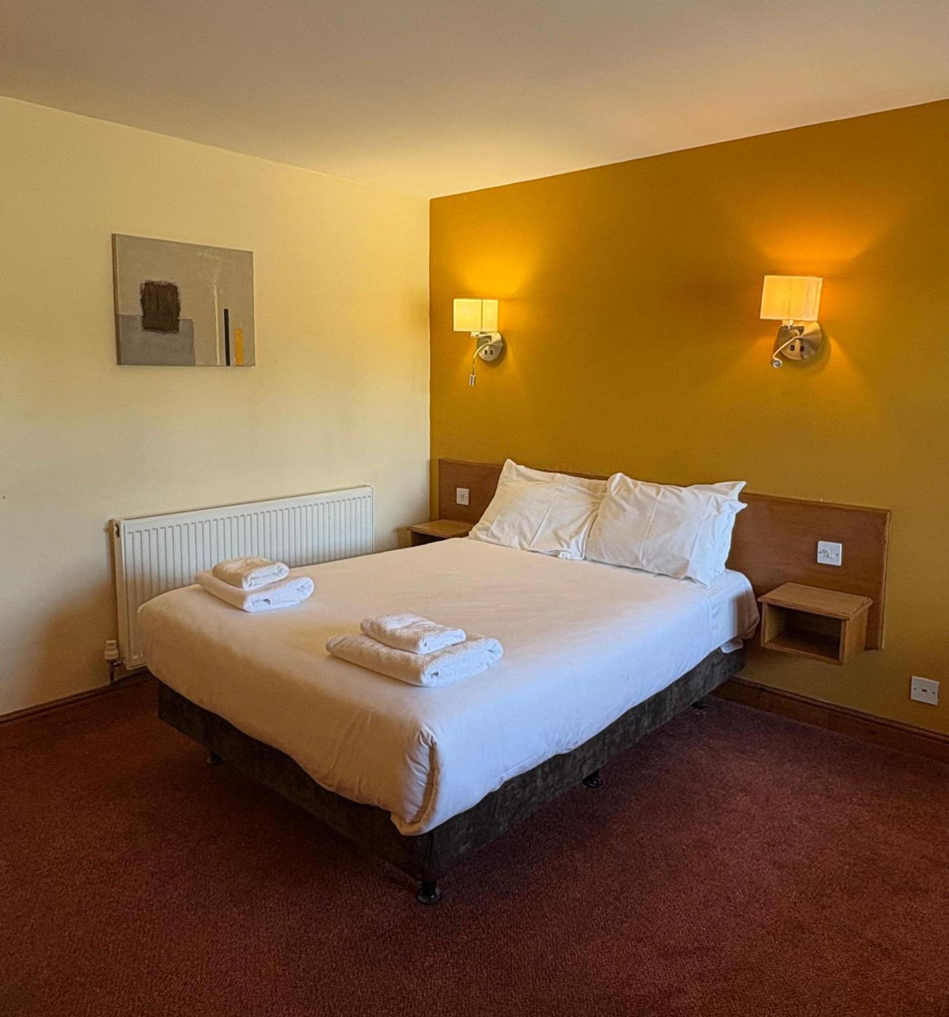 Tollgate Hotel & Leisure Stoke-on-Trent ภายนอก รูปภาพ